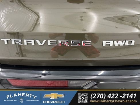 Used 2024 Chevrolet Traverse RS image 18