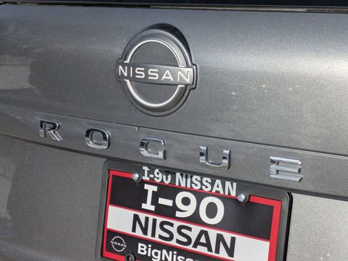 Certified 2022 Nissan Rogue SV w/ SV Premium Package image 31