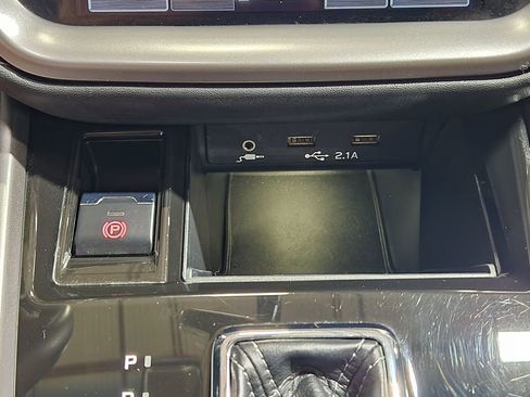 Used 2022 Subaru Outback Premium AWD/4WD image 39