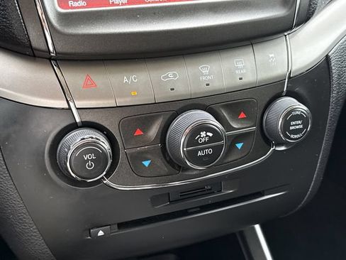 Used 2018 Dodge Journey Crossroad FWD image 23