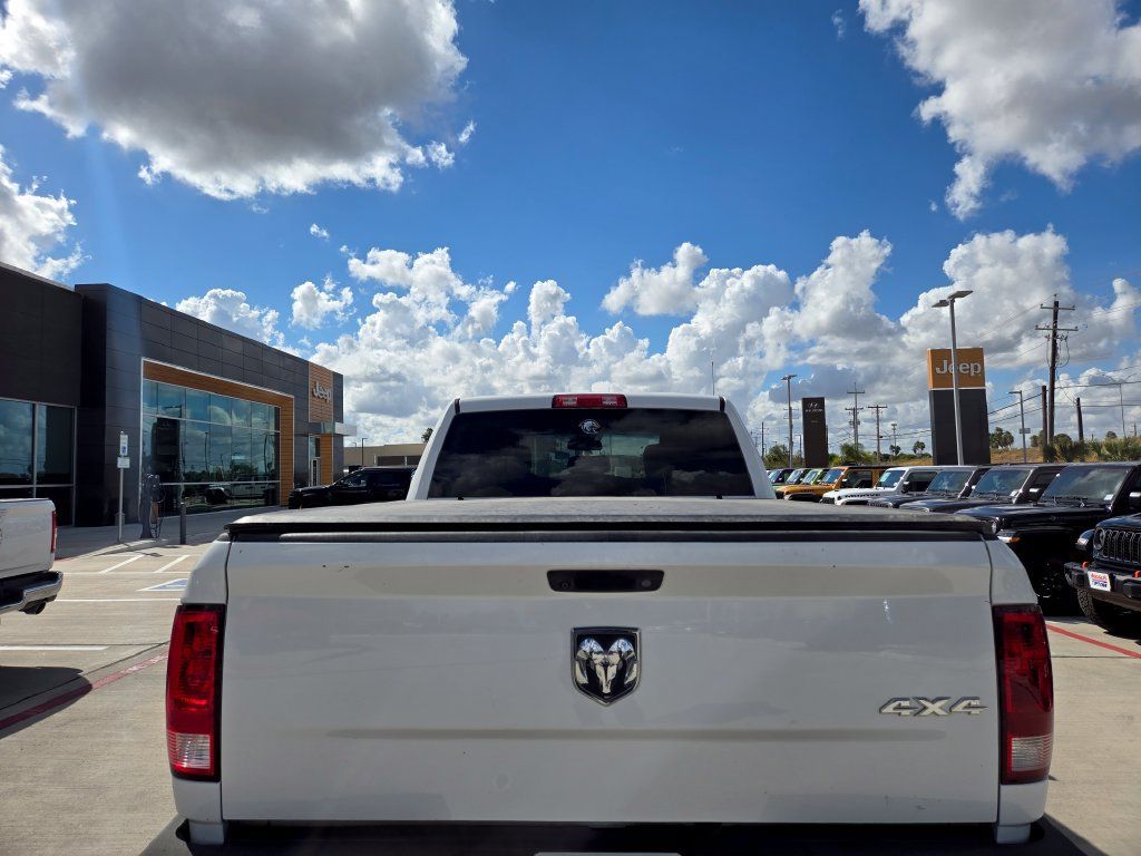 Used 2016 RAM 2500 Tradesman w/ Chrome Appearance Group AWD/4WD image 4