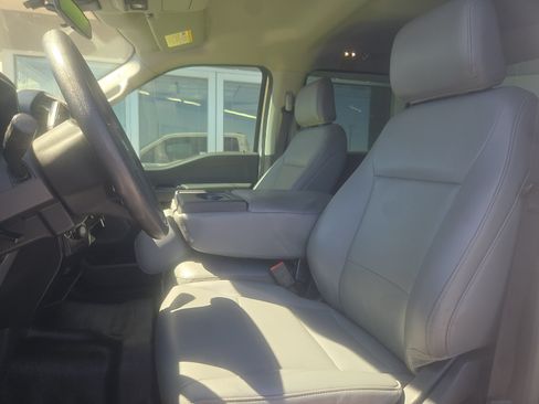 Used 2022 Ford F150 XL w/ Max Trailer Tow Package RWD image 9