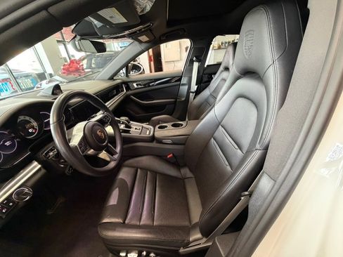 Used 2018 Porsche Panamera 4 AWD/4WD image 19