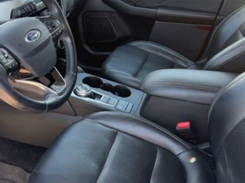 Used 2022 Ford Escape SEL w/ Technology Package FWD image 5