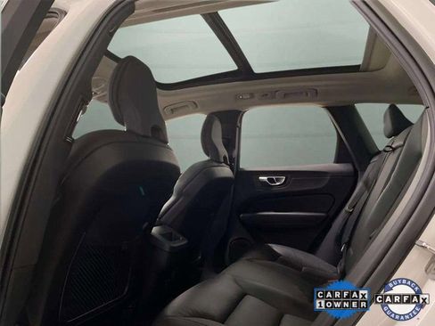 Used 2023 Volvo XC60 B5 Plus image 28