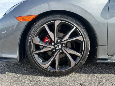 Used 2018 Honda Civic Sport image 12