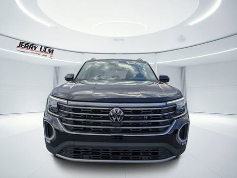 Used 2025 Volkswagen Atlas SE AWD/4WD image 8