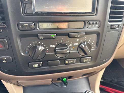 Used 1999 Toyota Land Cruiser image 13