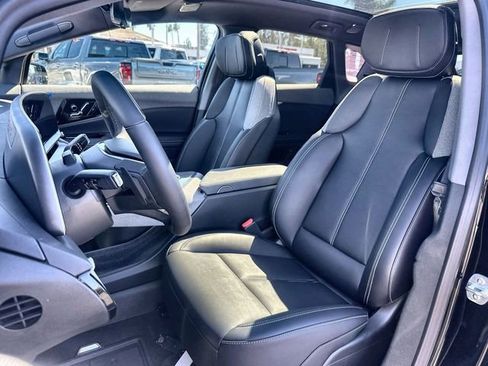 New 2025 Cadillac Optiq Luxury 1 image 20