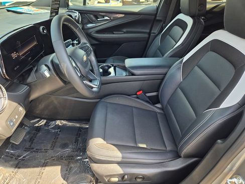 Used 2024 Chevrolet Blazer EV LT AWD/4WD image 11