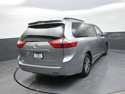Used 2018 Toyota Sienna XLE FWD image 8