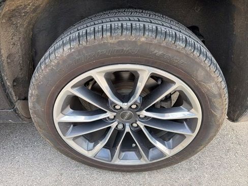 Used 2023 Jeep Wagoneer Series II w/ Premium Group I image 15