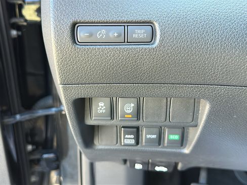Used 2017 Nissan Rogue S w/ Appearance Package AWD/4WD image 14