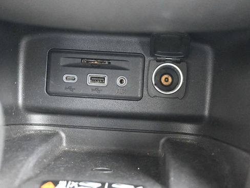 Used 2022 Chevrolet Equinox Premier FWD image 33