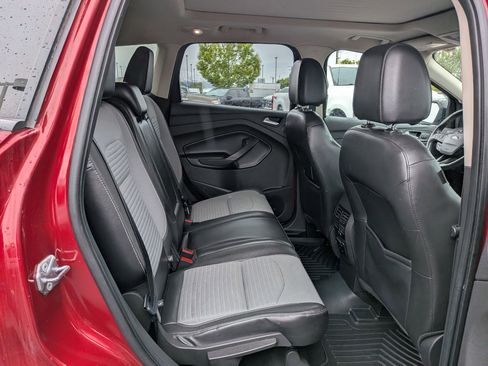 Used 2017 Ford Escape Titanium AWD/4WD image 31