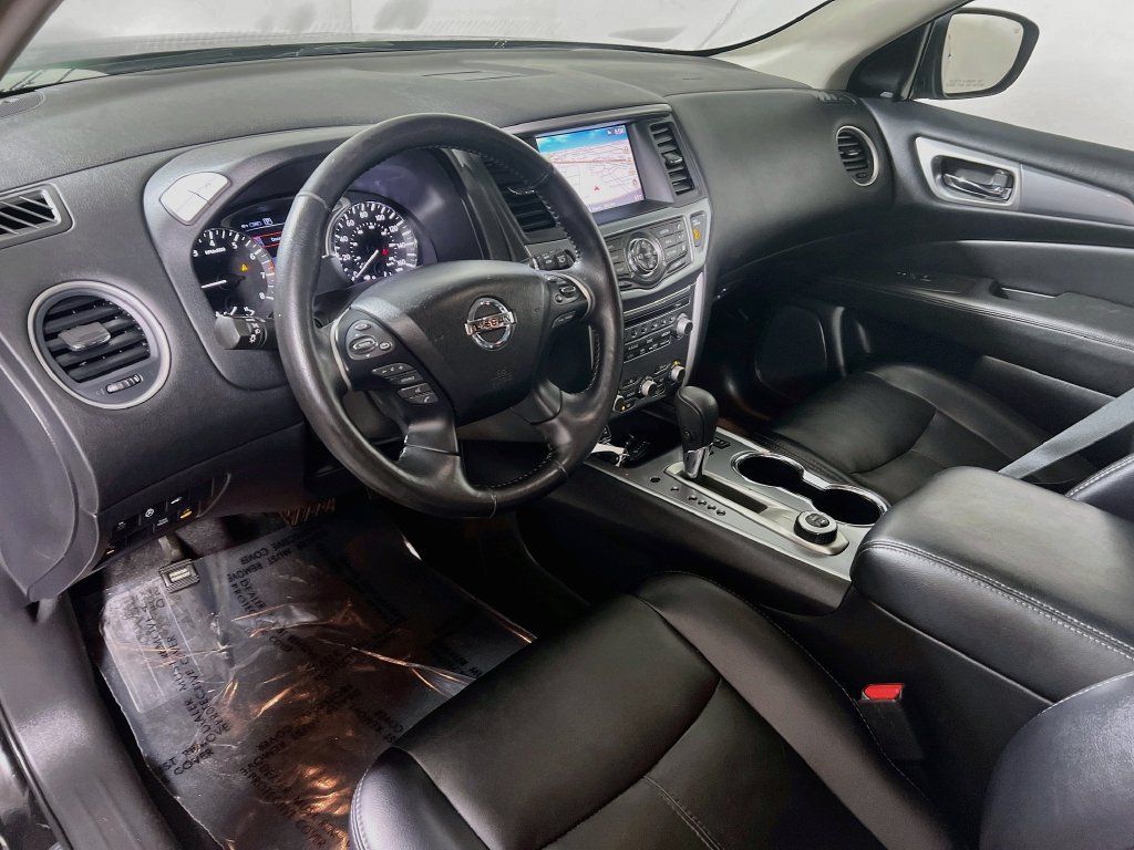 Used 2019 Nissan Pathfinder SL AWD/4WD image 9