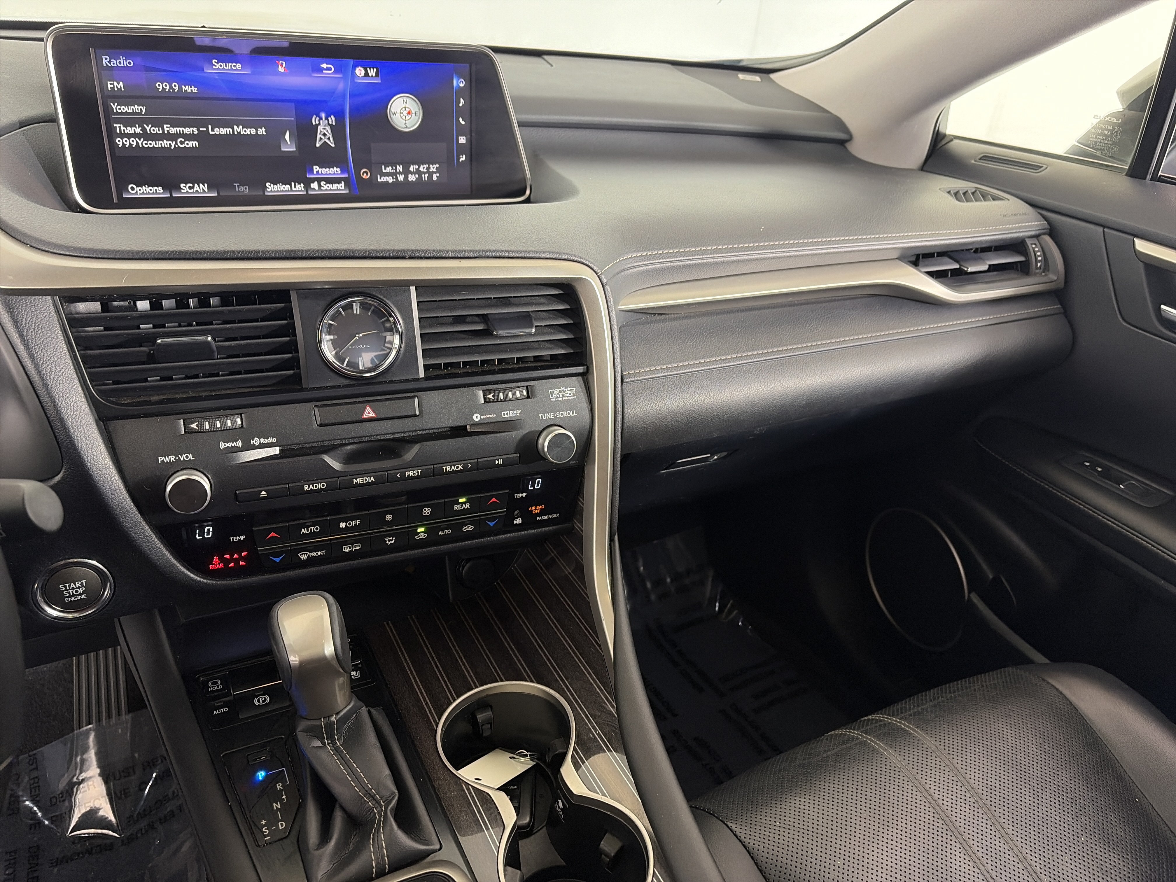 Used 2019 Lexus RX 350L Luxury w/ Accessory Package AWD/4WD image 4