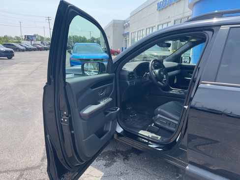 New 2025 Honda Pilot TrailSport image 25