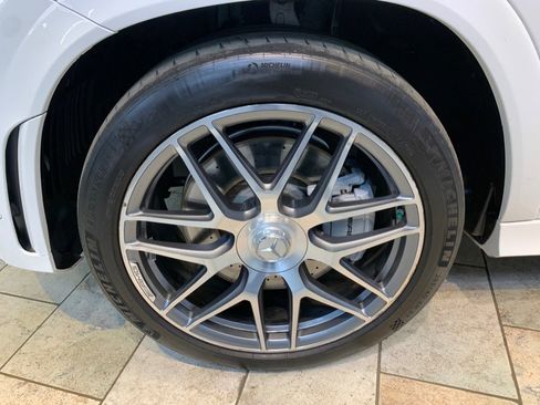 Used 2023 Mercedes-Benz GLE 53 AMG 4MATIC w/ Exterior Lighting Package image 11
