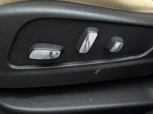 Used 2018 Cadillac XT5 Luxury w/ LPO, Wheel Lock Package image 37