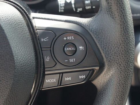 Used 2019 Toyota RAV4 XLE w/ Convenience Package FWD image 11