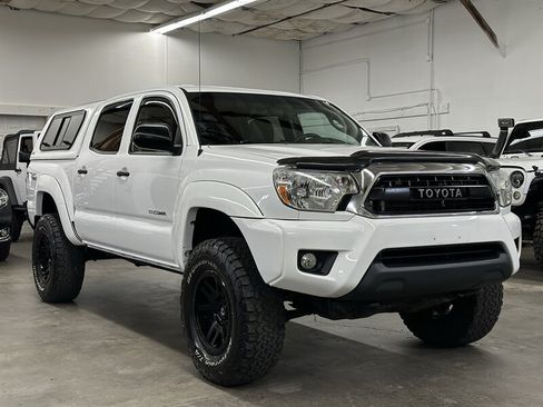 Used 2015 Toyota Tacoma 4x4 Double Cab w/ TRD Off-Road Package image 1