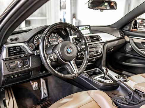 Used 2018 BMW M4 Coupe w/ Executive Package RWD image 19