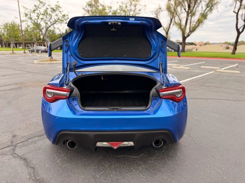 Used 2017 Subaru BRZ Limited w/ Popular Package #3 RWD image 9