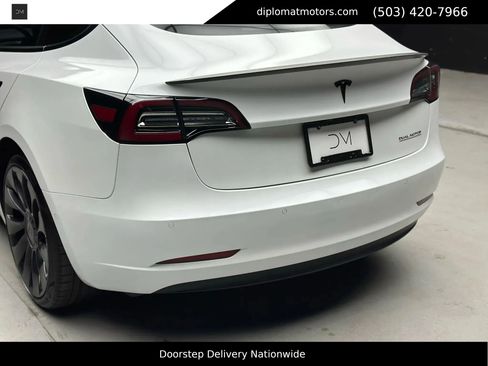 Used 2022 Tesla Model 3 Performance image 15