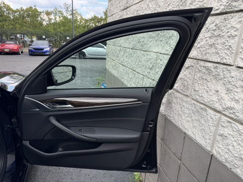 Used 2019 BMW 530i xDrive w/ M Sport Package AWD/4WD image 24