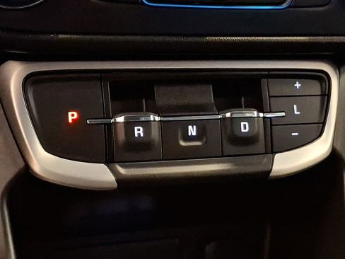 Used 2022 GMC Terrain SLE w/ Driver Convenience Package image 16