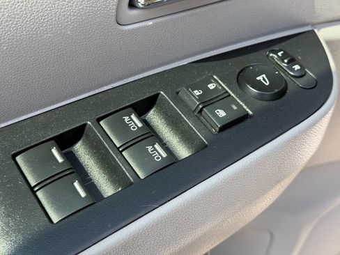 Used 2016 Honda Odyssey SE image 11