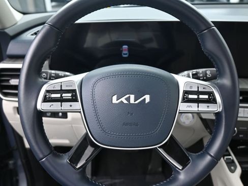 Used 2024 Kia Telluride EX w/ EX Captain's Chair Package image 16