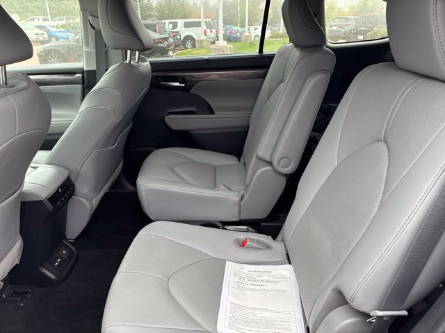 Used 2020 Toyota Highlander Limited AWD/4WD image 25
