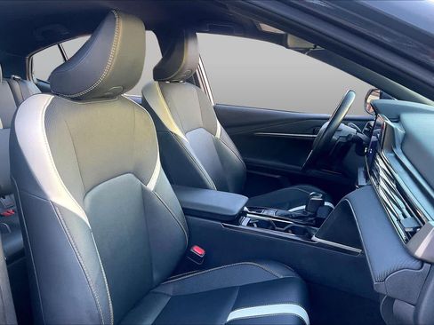 Used 2025 Toyota Camry SE FWD image 8