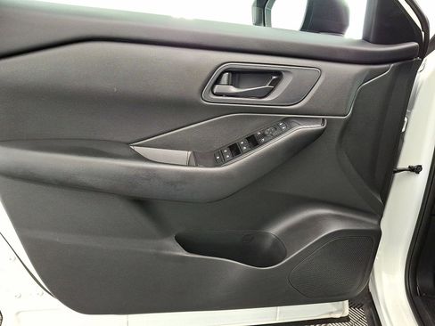 Used 2024 Nissan Rogue S image 10