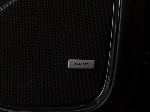 Used 2020 GMC Yukon SLT w/ Premium Edition image 28