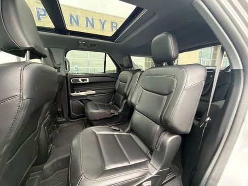 Certified 2023 Ford Explorer XLT w/ Equipment Group 202A RWD image 17