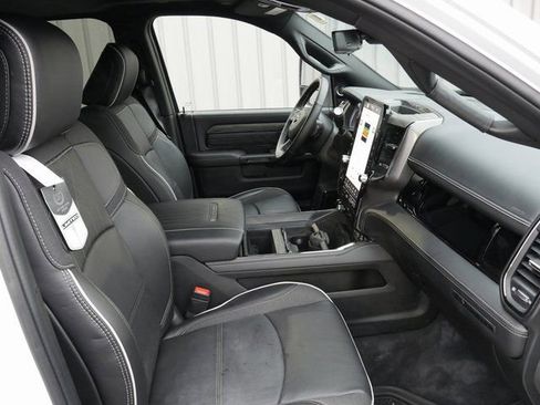 Used 2025 RAM 3500 Limited image 32