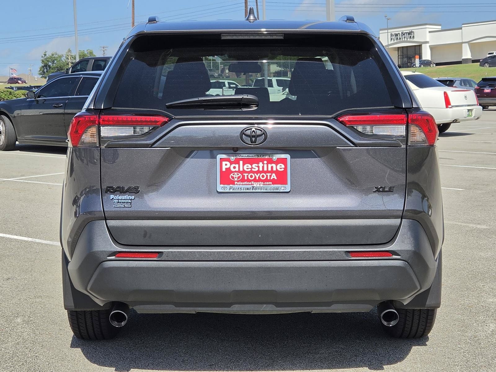 Used 2024 Toyota RAV4 XLE FWD image 5