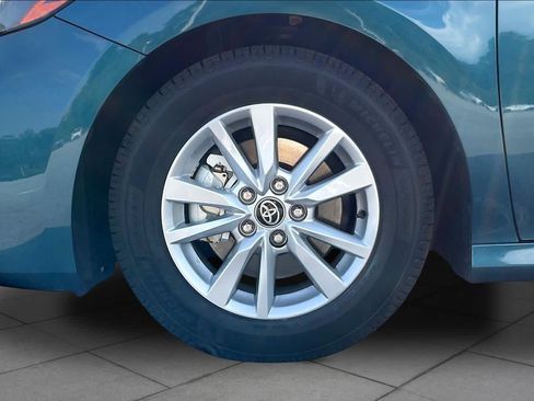 Used 2025 Toyota Camry LE FWD image 11