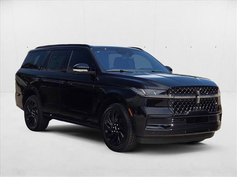 New 2025 Lincoln Navigator Reserve w/ Jet Appearance Package image 5