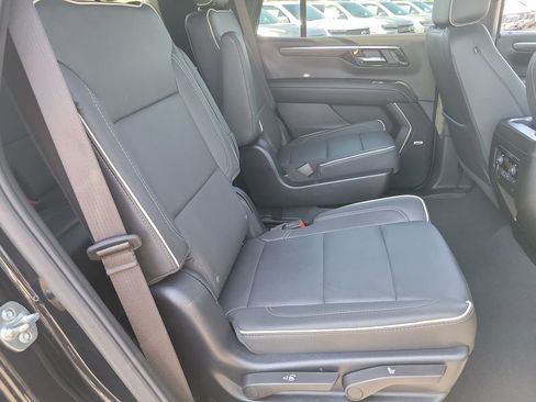 Used 2025 Chevrolet Tahoe Premier RWD image 22