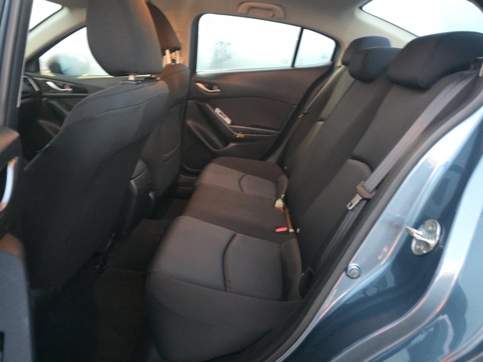 Used 2016 MAZDA MAZDA3 i Sport FWD image 6