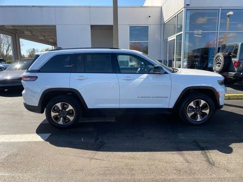 Used 2022 Jeep Grand Cherokee Limited 4xe w/ Luxury Tech Group II image 11