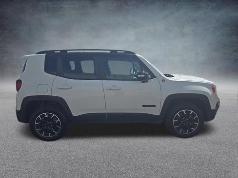 Used 2023 Jeep Renegade Trailhawk AWD/4WD image 2