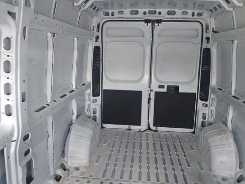 Used 2025 RAM ProMaster 2500 w/ Convenience Group FWD image 18