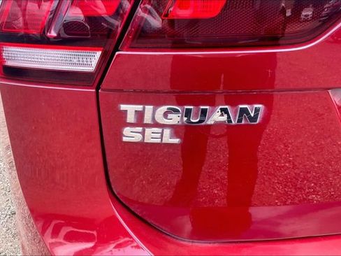 Used 2020 Volkswagen Tiguan SEL AWD/4WD image 8