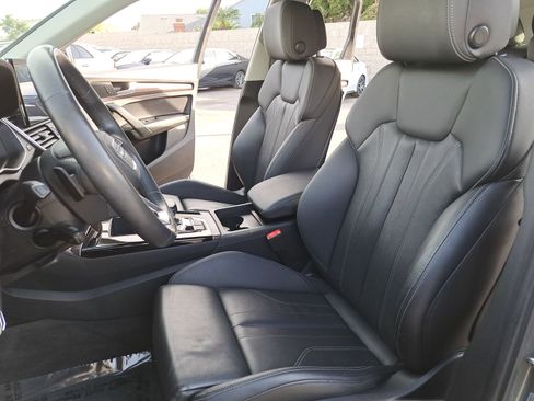 Used 2023 Audi Q5 e Premium w/ Convenience Package image 15