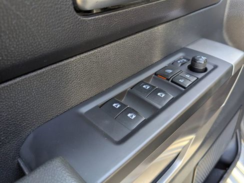 Used 2022 Toyota Tundra SR5 w/ SR5 Convenience Package image 8